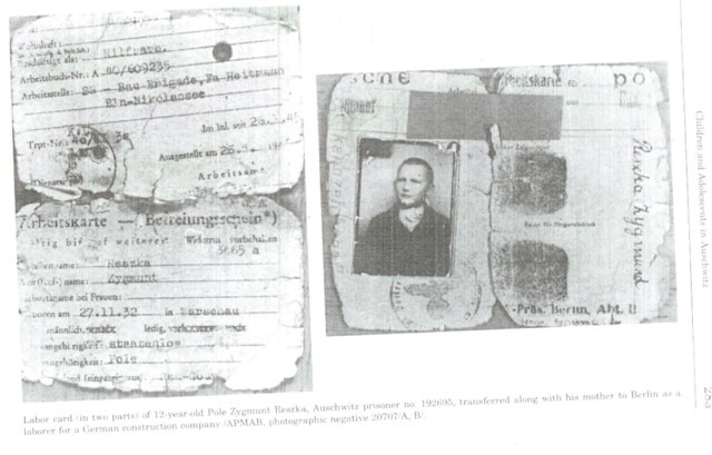 «Трудовая книжка» 12-летнего поляка Зигмунта Режка (?), узника под номером 192695, направленного вместе с матерью в Берлин для работы в строительной фирме APMAB.