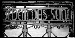 Надпись на воротах Бухенвальда «Каждому – своё». 